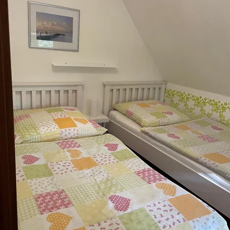 Cafe Gaubenhaus 公寓 *